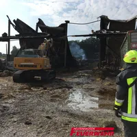 2018-08-22-Großbrand-Maschinenhalle-06.jpg